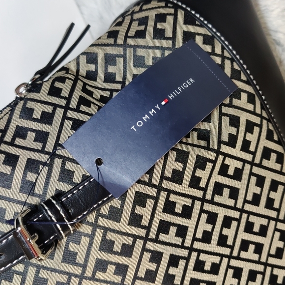 NWT Tommy Hilfiger Black and Tan In Signature Canvas Print Satchel - Picture 4 of 12